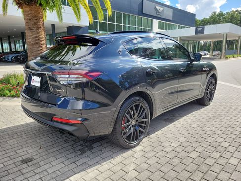 Used 2022 Maserati Levante GT AWD/4WD image 5