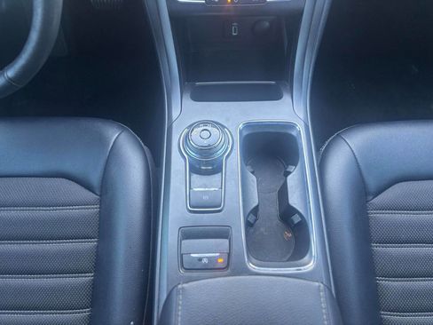 Used 2018 Ford Fusion SE w/ Equipment Group 201A image 24