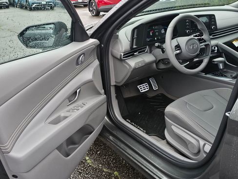 New 2026 Hyundai Elantra Sport image 17