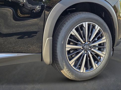 New 2026 Nissan Pathfinder Platinum w/ Accent Package FWD image 9