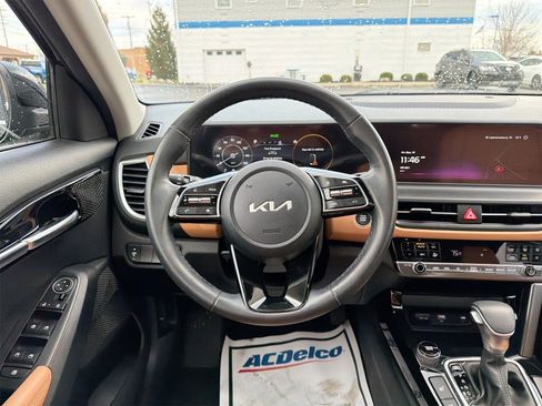 Used 2025 Kia Seltos EX w/ EX Sunroof Package image 12