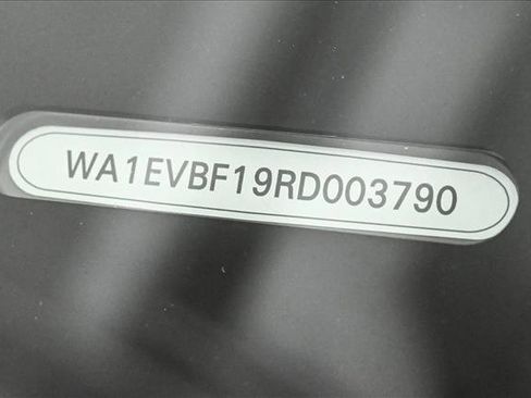 Used 2024 Audi Q8 Premium Plus w/ Premium Plus Package image 26