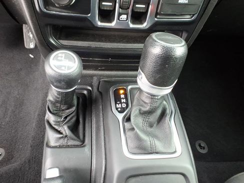 Used 2020 Jeep Gladiator Sport w/ Quick Order Package 24S image 8