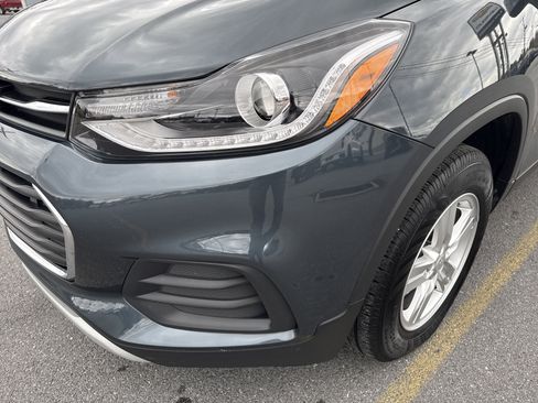 Used 2022 Chevrolet Trax LT w/ LT Convenience Package AWD/4WD image 10