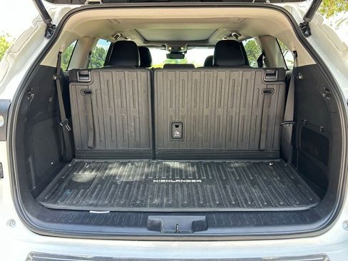 Used 2022 Toyota Highlander Platinum AWD/4WD image 8