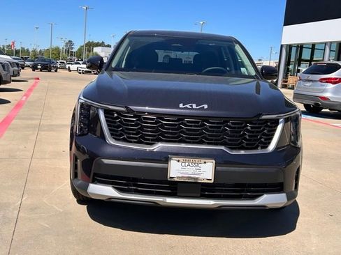 Used 2026 Kia Sorento LX image 2