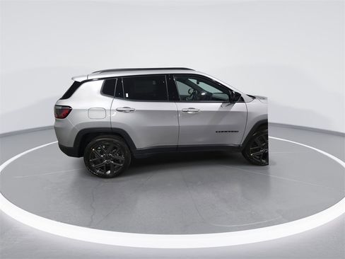 New 2026 Jeep Compass Latitude image 9