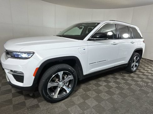 Used 2023 Jeep Grand Cherokee 4WD 4xe image 7