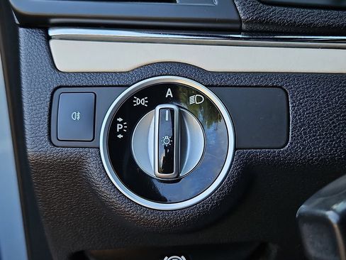 Used 2011 Mercedes-Benz E 550 Coupe image 28