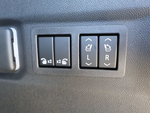 New 2026 Chevrolet Suburban High Country AWD/4WD image 37