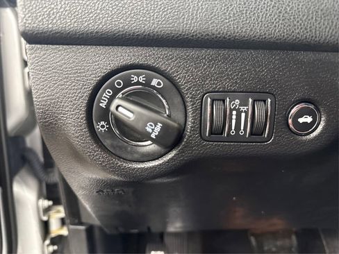 Used 2022 Chrysler 300 S image 25