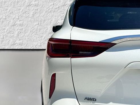 Used 2021 INFINITI QX50 Autograph w/ Premium White Leather Package image 10