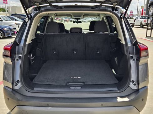 Used 2022 Nissan Rogue SV FWD image 12