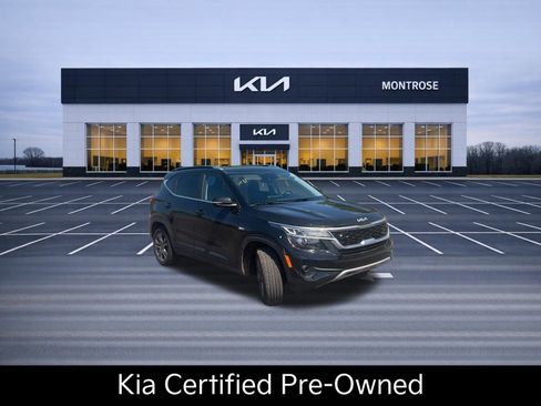 Certified 2023 Kia Seltos S w/ Navigation Package AWD/4WD image 3