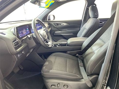 Certified 2024 Chevrolet Traverse LT w/ LPO, Floor Liner Package image 24