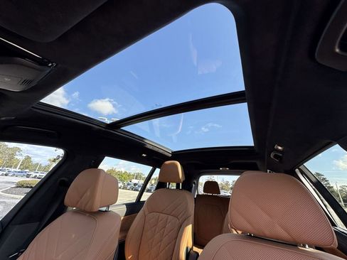 Certified 2025 BMW X7 xDrive40i w/ M Sport Package image 26