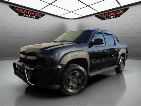 Used 2011 Chevrolet Avalanche LS image 1