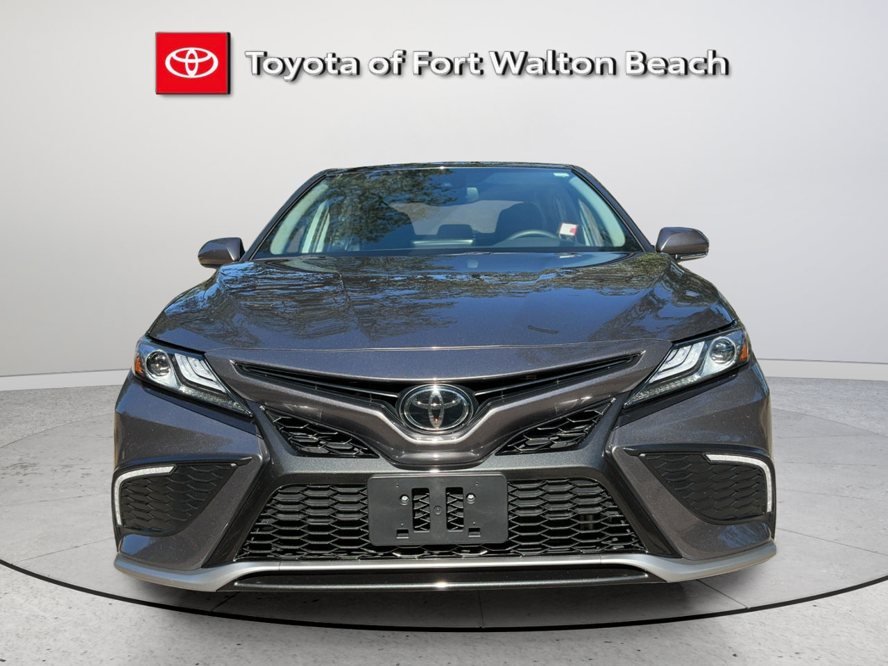 Used 2023 Toyota Camry XSE FWD image 5