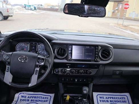 Used 2022 Toyota Tacoma TRD Off-Road image 7