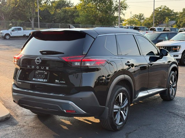 Used 2023 Nissan Rogue SL AWD/4WD image 3