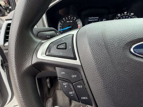 Used 2015 Ford Fusion SE FWD image 21