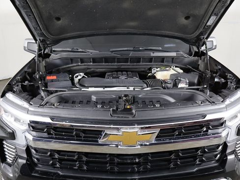 Used 2023 Chevrolet Silverado 1500 LT AWD/4WD image 17