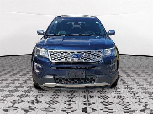 Used 2017 Ford Explorer Platinum image 2