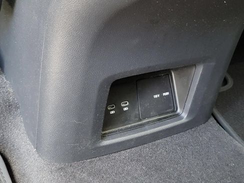 Used 2024 Volkswagen Atlas SE FWD image 19