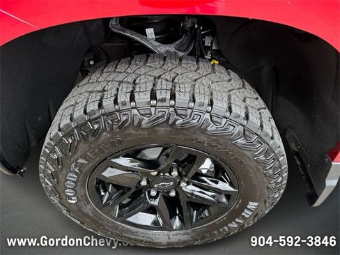 Used 2025 Chevrolet Silverado 1500 LT Trail Boss w/ Convenience Package II image 9
