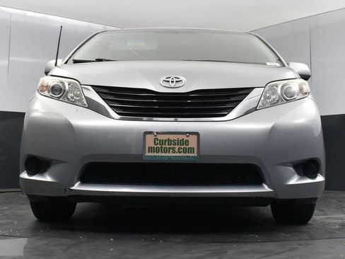 Used 2014 Toyota Sienna LE FWD image 27