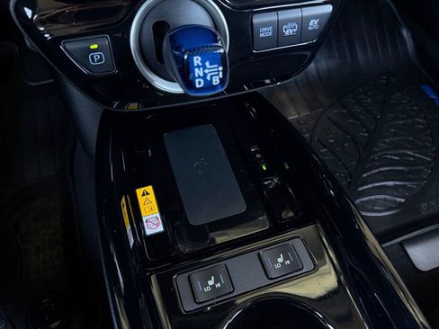 Used 2020 Toyota Prius Prime XLE FWD image 17