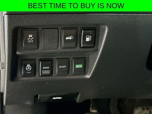 Used 2018 Nissan Rogue SV w/ Premium Package image 12