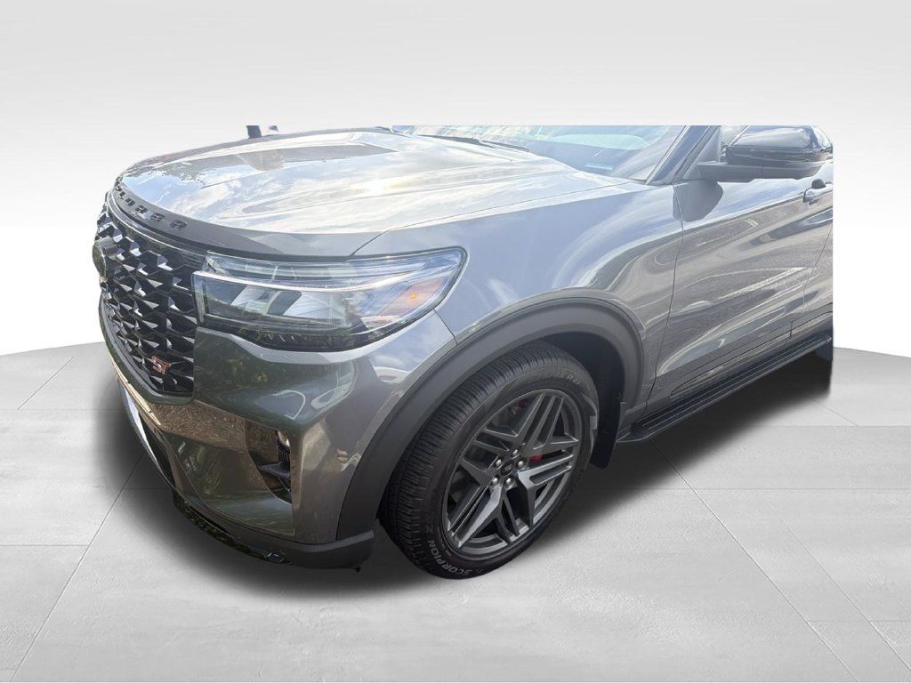 Used 2025 Ford Explorer ST w/ Sun And Sound Package AWD/4WD image 2