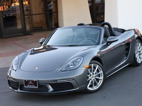 Used 2017 Porsche 718 Boxster image 1