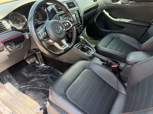 Used 2017 Volkswagen Jetta GLI FWD image 2