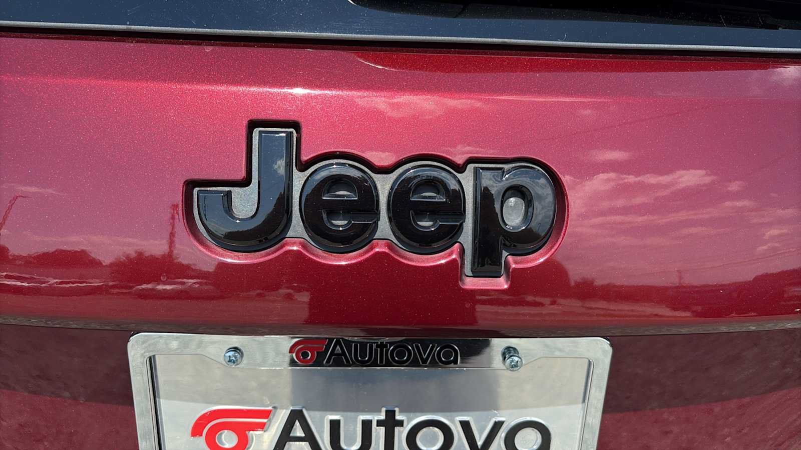 Used 2019 Jeep Grand Cherokee Altitude AWD/4WD image 30