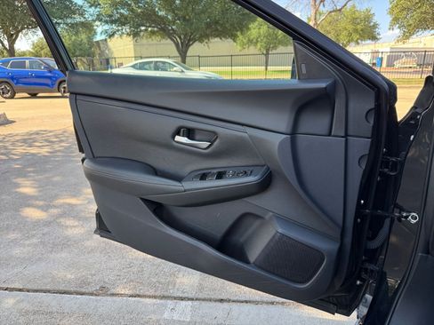 Used 2025 Nissan Sentra SV FWD image 18