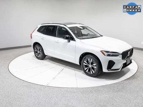 Used 2025 Volvo XC60 B5 Core image 27