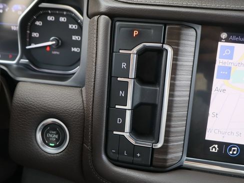 Certified 2021 GMC Yukon Denali w/ Denali Premium Package RWD image 19