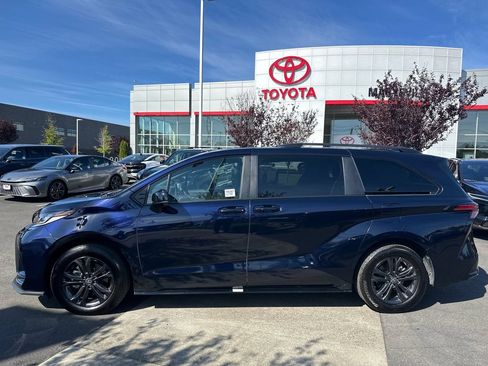 Certified 2026 Toyota Sienna XSE AWD/4WD image 2