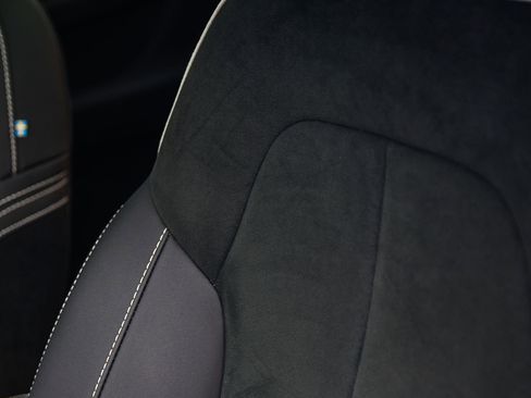 Used 2023 Volvo C40 P8 Recharge Ultimate image 30