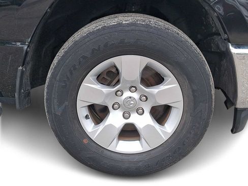 Used 2020 RAM 1500 Big Horn AWD/4WD image 6