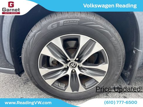 Used 2022 Toyota Highlander XLE AWD/4WD image 10