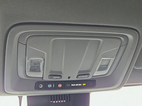 Used 2024 GMC Sierra 1500 Elevation image 30