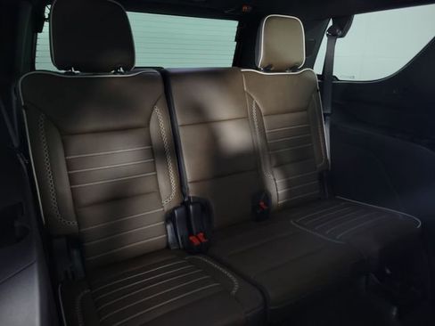 Used 2025 GMC Yukon Denali Ultimate image 19