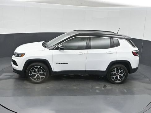 Used 2025 Jeep Compass Limited AWD/4WD image 41