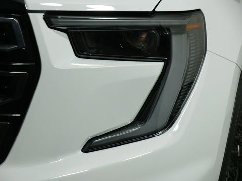 New 2026 GMC Acadia AT4 image 11