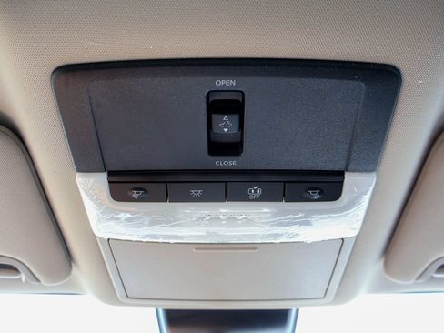New 2026 Nissan Altima 2.5 SR w/ SR Midnight Edition Package FWD image 17