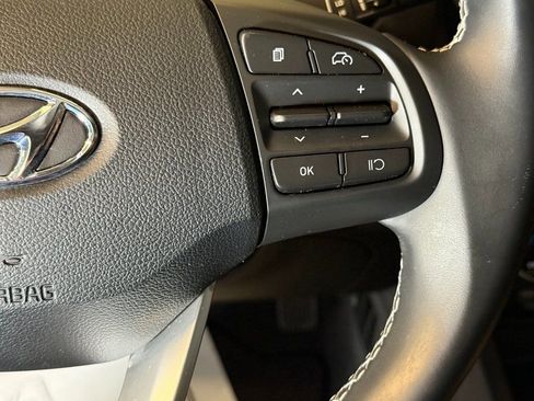 Used 2024 Hyundai Venue SEL image 12