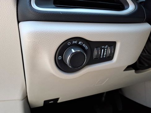 Used 2023 Chrysler Voyager LX FWD image 22